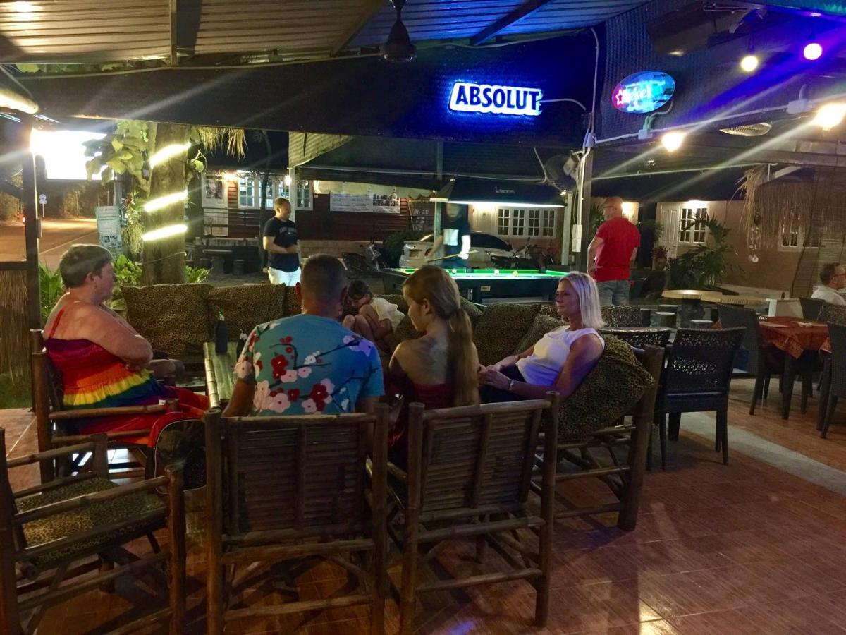 Harry'S Beach Club Ban Phe Exterior photo