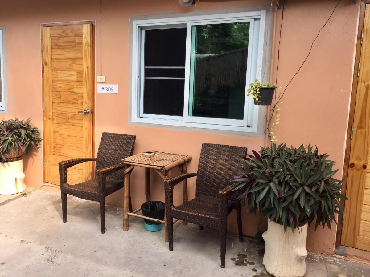 Harry'S Beach Club Ban Phe Exterior photo