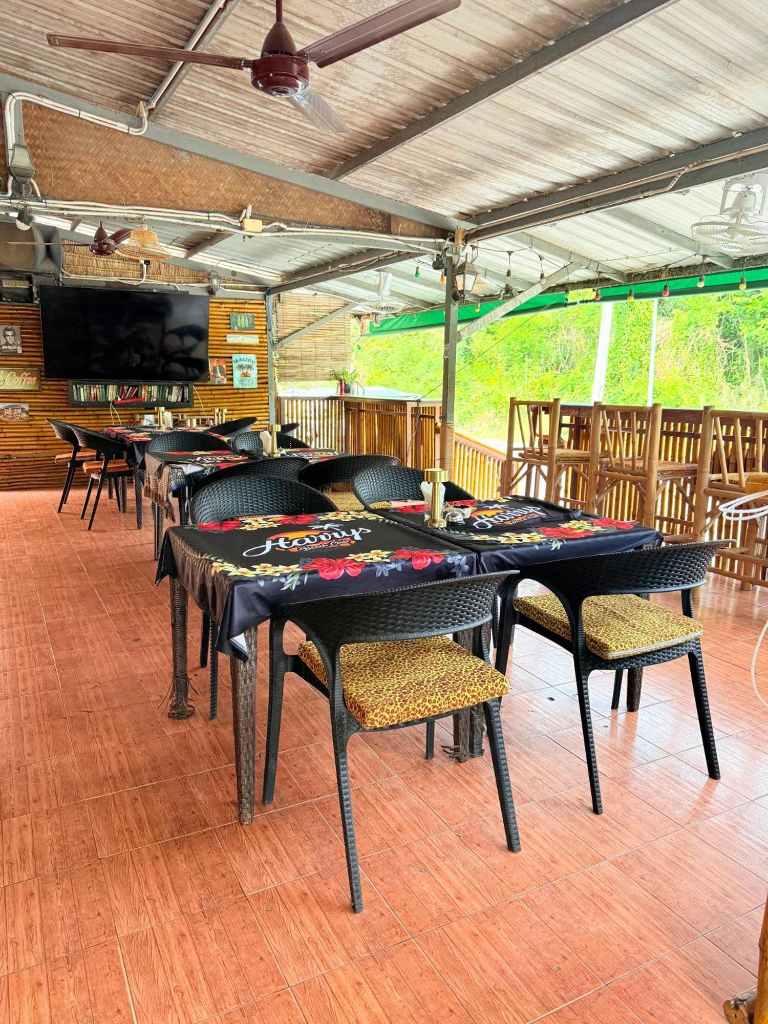 Harry'S Beach Club Ban Phe Exterior photo